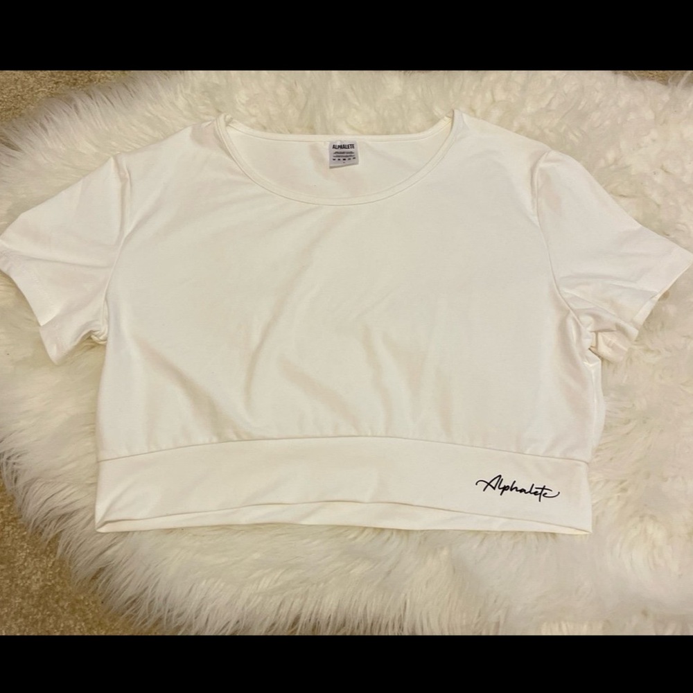 Alphalete Super Soft Crop Top Short Sleeve